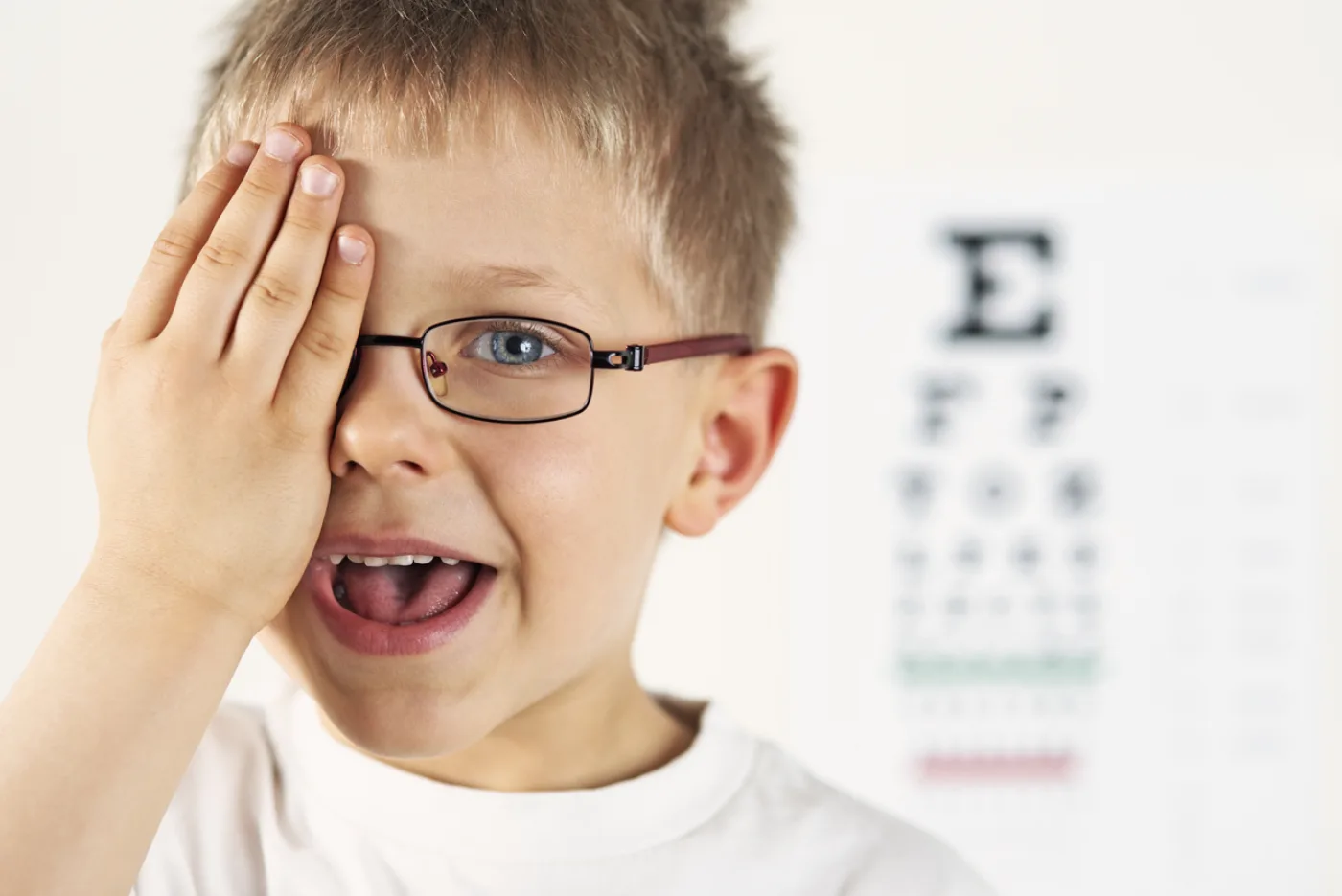 Should My Child Get Glasses from the Eye Doctor or Online?